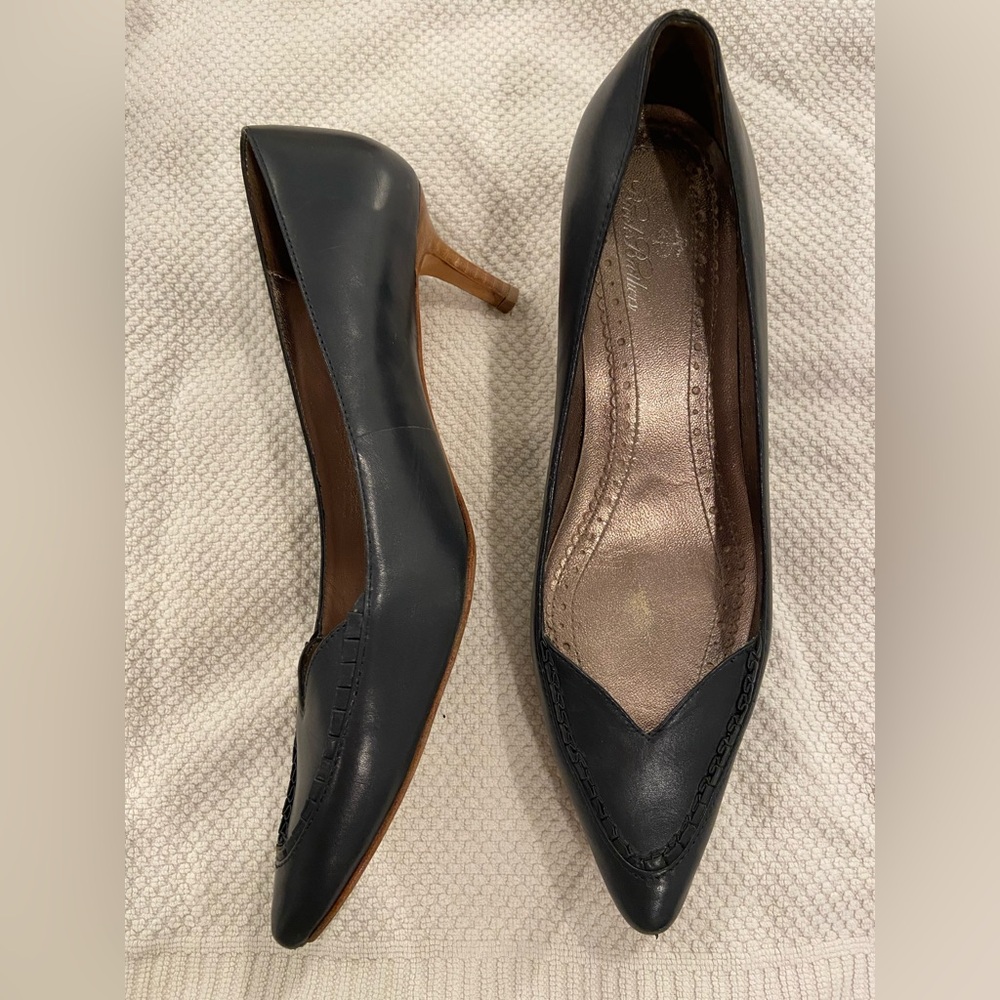 Brooks Brothers Navy Leather kitten heel Pumps